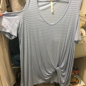 Short sleeve top